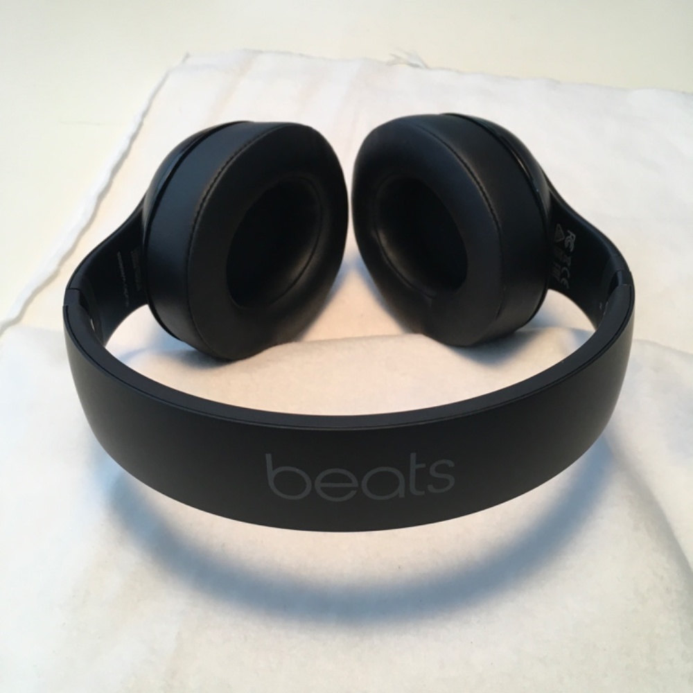 BEATS by DRE Wireless Studio2 Headphones Model B0501 Black - Picture 4 of 9